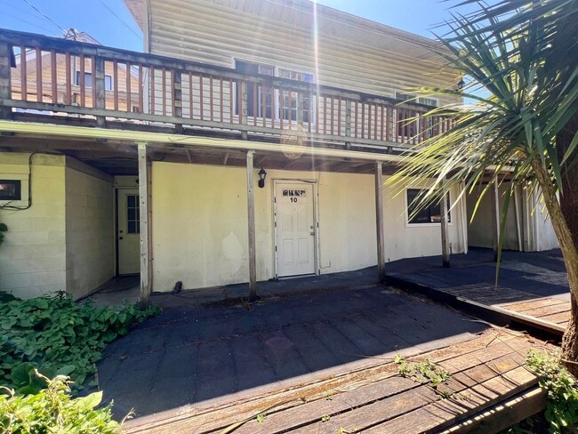 Building Photo - W. Central Blvd. Unit 10