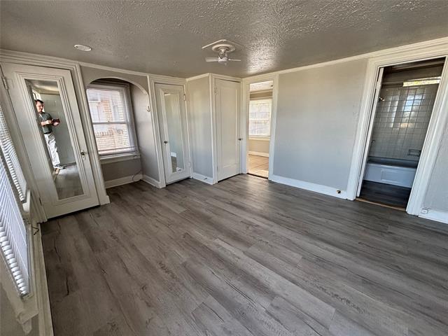 Building Photo - 3529 W 7th St Unit 9