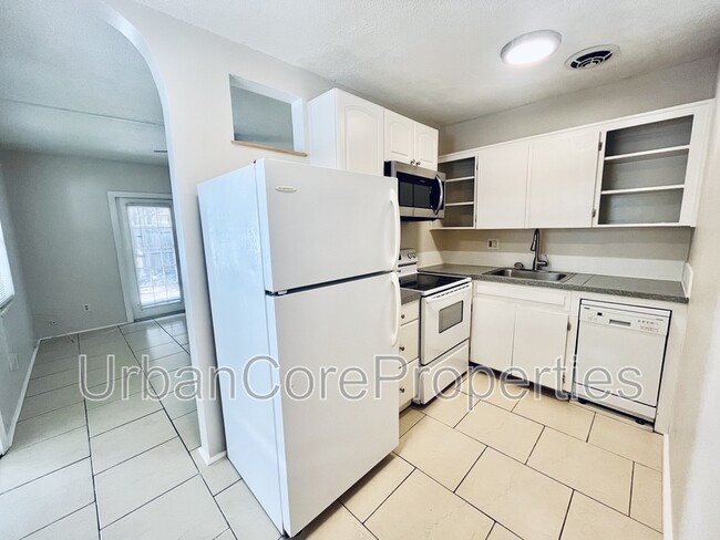 423 18th Ave N Unit A