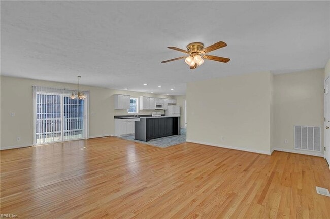 Photo - 9469 Glass Rd