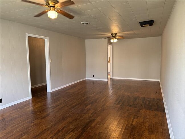 Photo - 207 SW 7th St