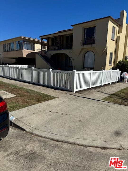 Building Photo - 1068 S Wooster St