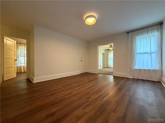 Photo - 285 West Ave