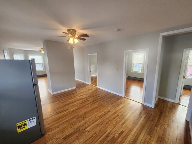 Photo - 447 Ash St Unit 3