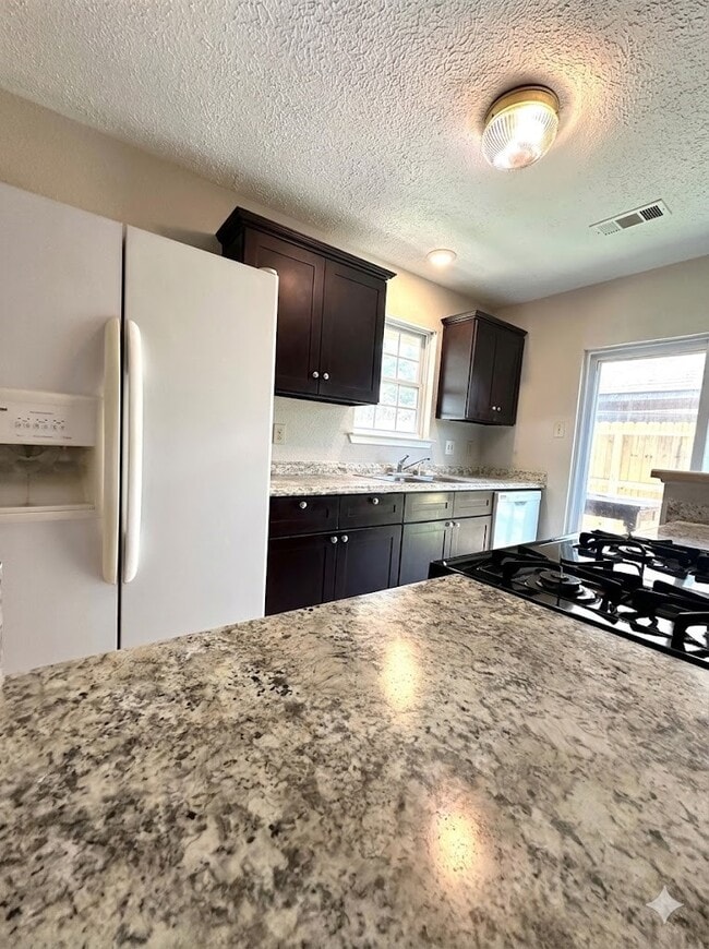 Photo - 9302 Golden Sunshine Dr