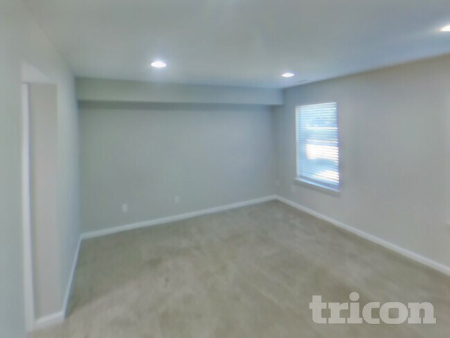 Photo - 1277 Collier Ln