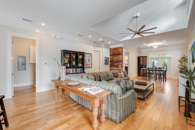 Photo - 45 Pine Knoll Ln