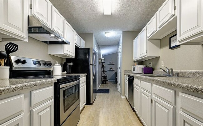 1701 Signature Dr