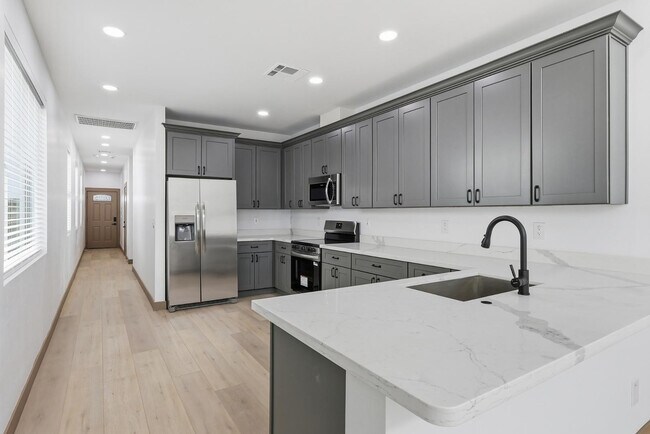 Photo - 2805 Trumbull Rd