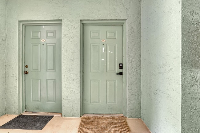 Photo - 340 Crestwood Cir Unit 302