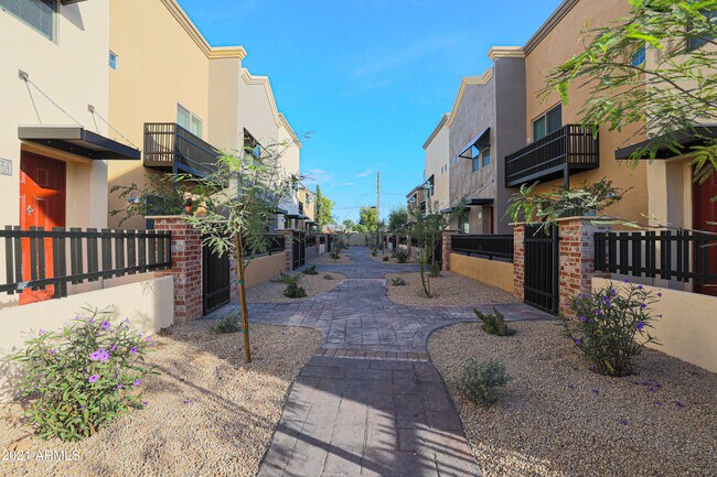 Photo - 1406 W Main St