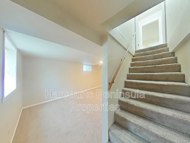 Photo - 1011 N Rainier Ave