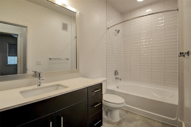 Photo - 6400 Washington St Unidad 323