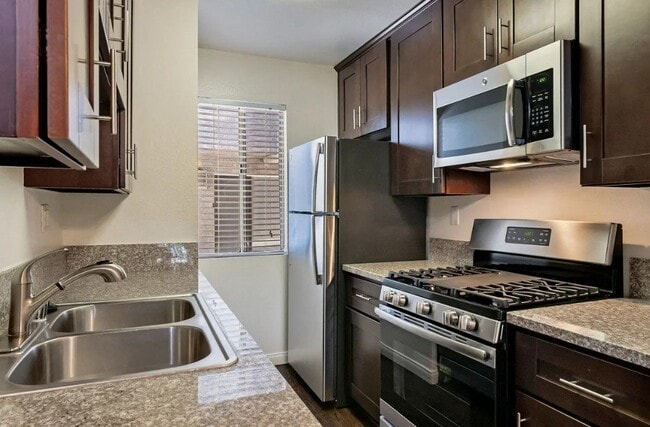 Kaitlin Court Apartments