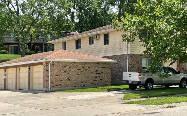 Photo - 540 Cherry Hill Drive Unit Apt B