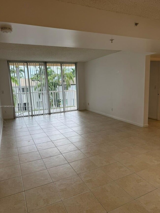 Photo - 1450 SE 3rd Ave Unit 307