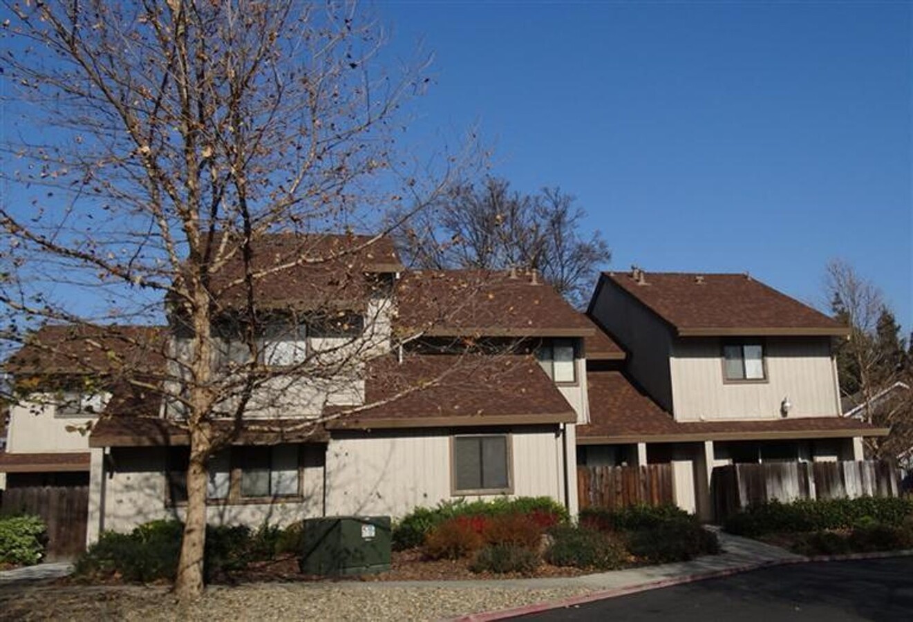 Charming 3-Bedroom Home in Prime Davis Loc... - Charming 3-Bedroom Home in Prime Davis Loc... Unit D