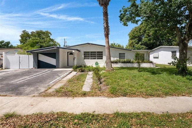 Photo - 700 SW 67th Ave