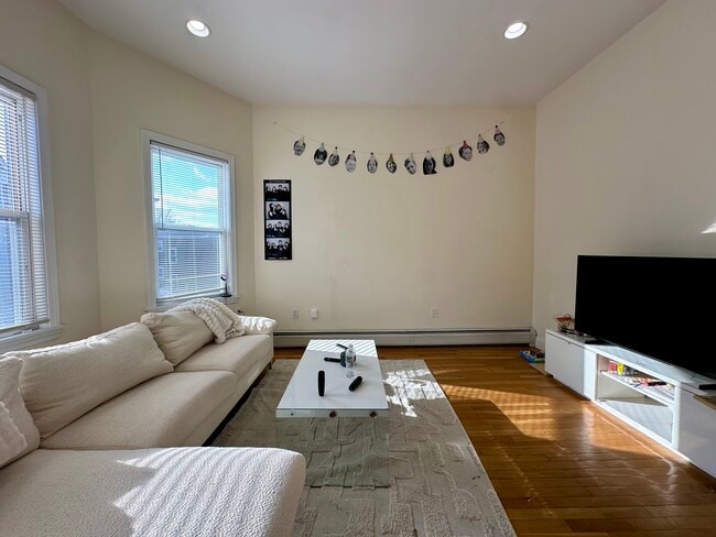 Sala de estar - 143 Hillside St