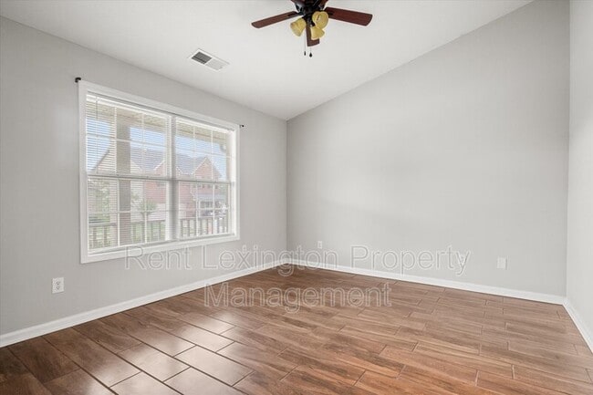Photo - 114 Grisham Dr