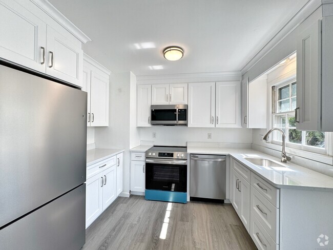 Building Photo - 21 Avenue B Unit A Rental