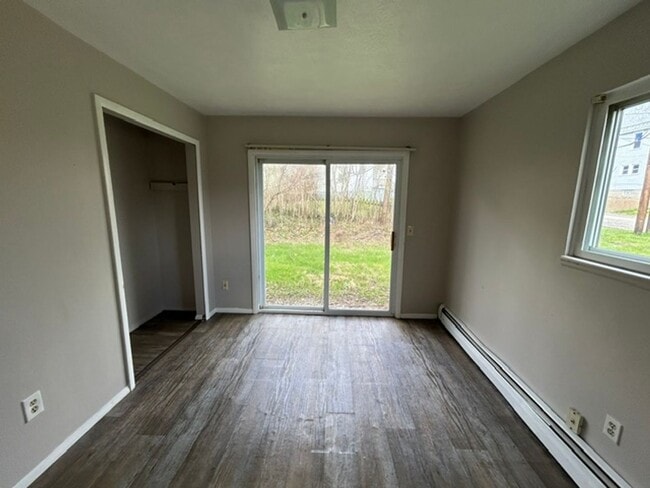 Photo - 138 Mendel Ct Unit 2