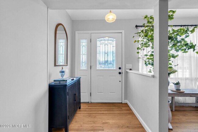 Photo - 115 10th Ave