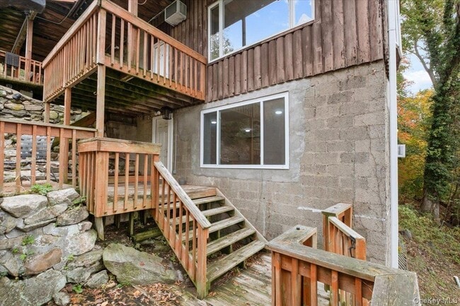 Building Photo - 333 Lake Dr Unit A
