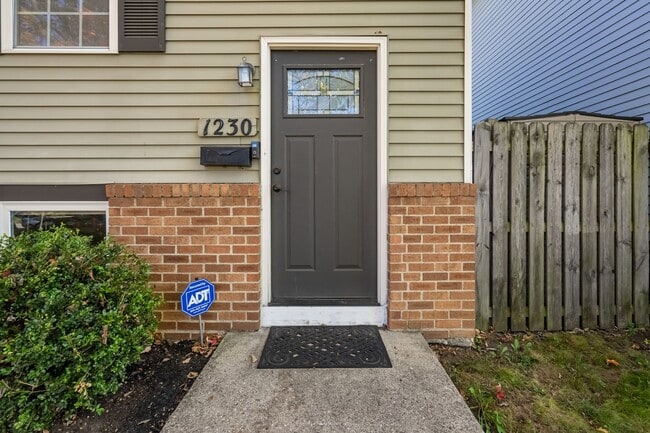 Photo - Beautiful 4 Bedroom in Short North