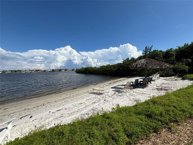 Building Photo - 900 Scotia Dr Unit 103