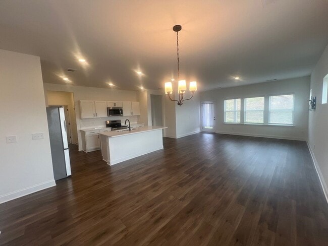 Building Photo - 312 Traywick Pl