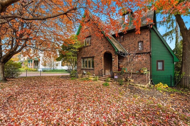 Building Photo - 901 S Trenton Ave