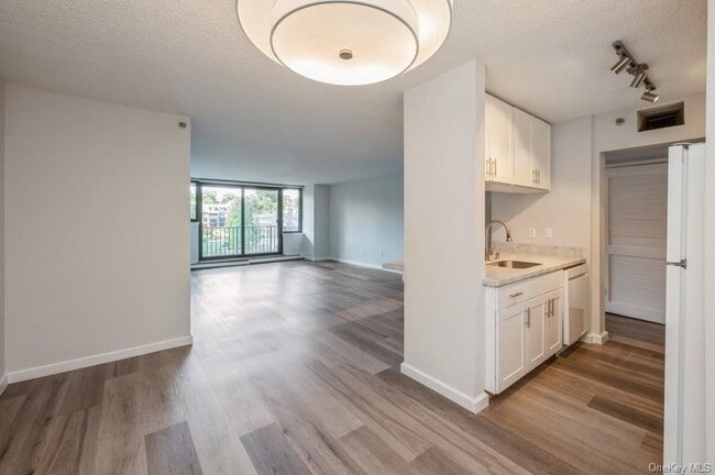 Photo - 25 Rockledge Ave Unidad 1111- E