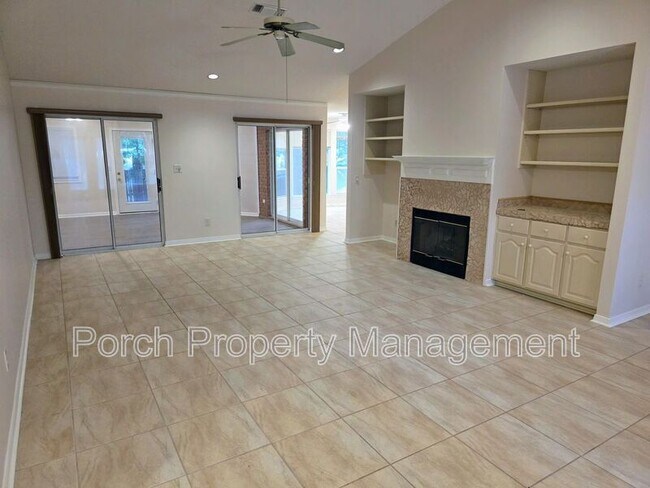 Photo - 303 Shoreline Dr