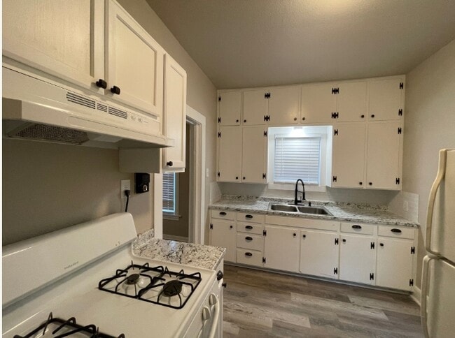 Photo - 3216 Homan Ave