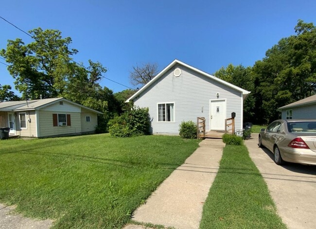 Building Photo - 3 Bedroom Home