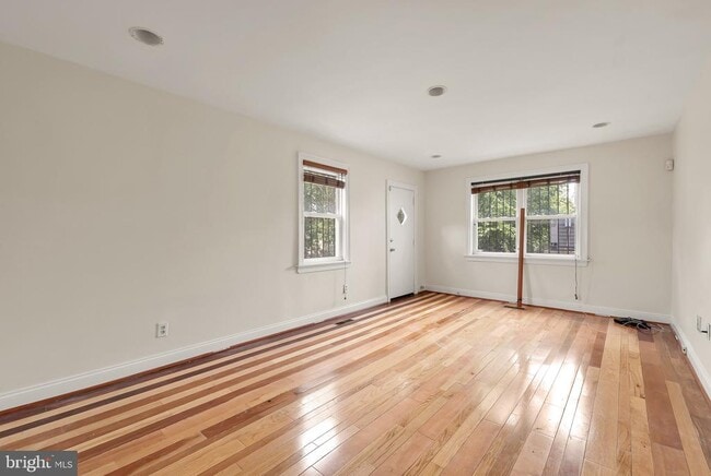 Photo - 730 15th St SE Casa Adosada