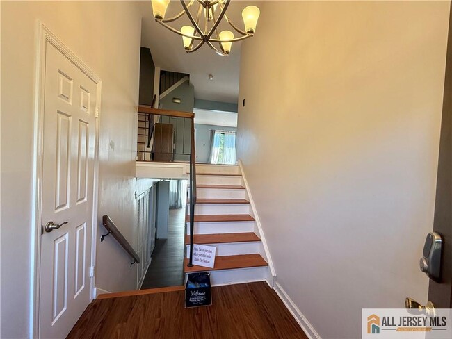 Photo - 2905 N Oaks Blvd