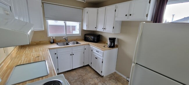 Photo - 9223-101ave 101 Ave