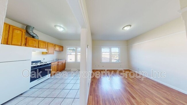 Building Photo - 2605 High St Rental