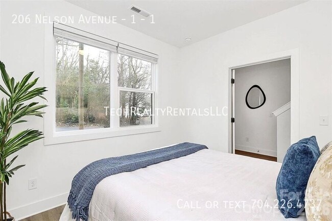 Photo - 206 Nelson Ave