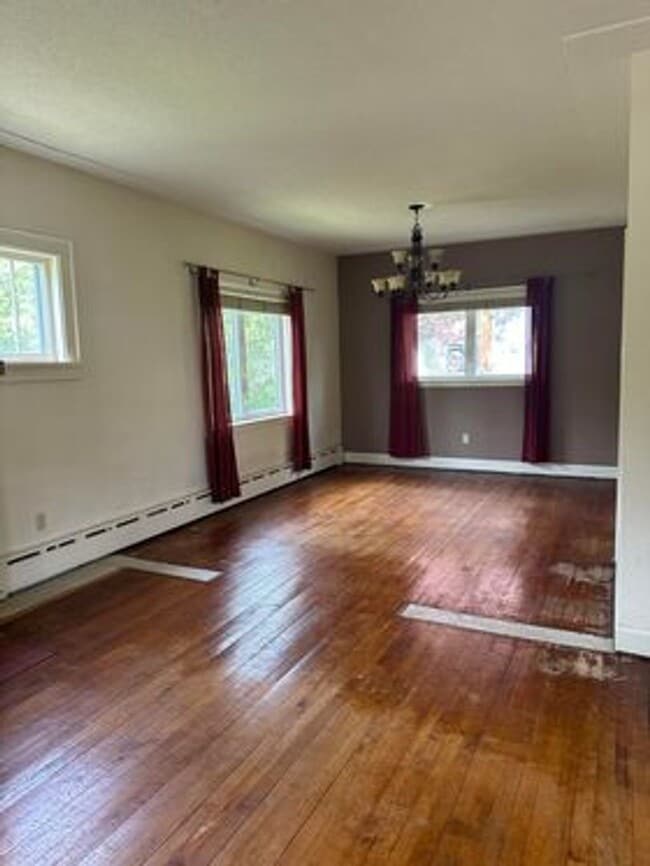 Photo - 630 N 16th Ave E