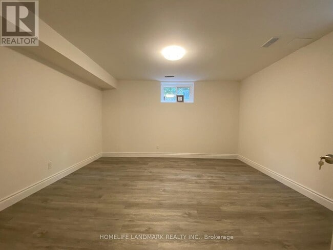 Photo - 1052 Elgin St