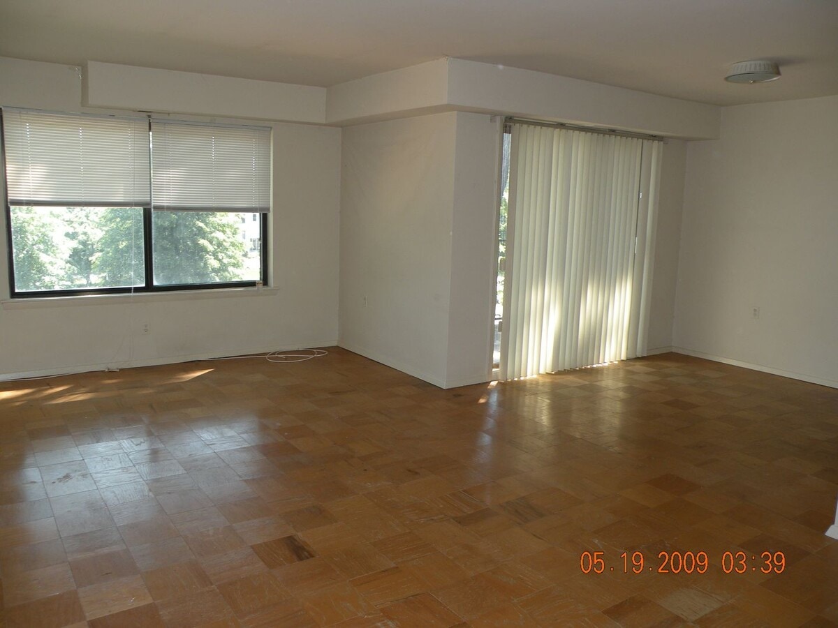 Photo - One bedroom condo in Leesburg