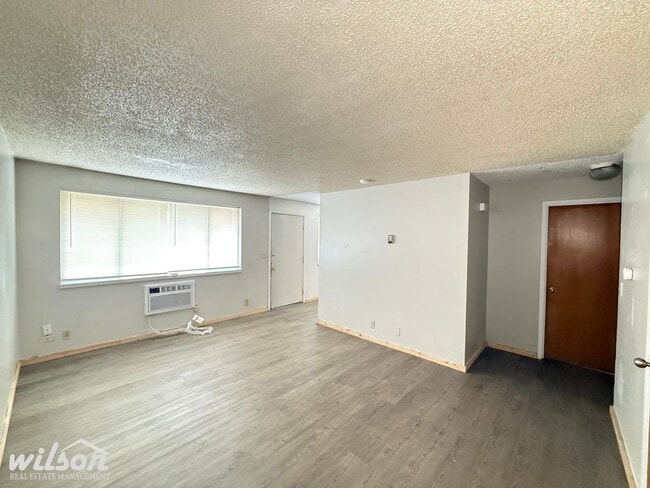Photo - 1313 Cherry Ave Unit B