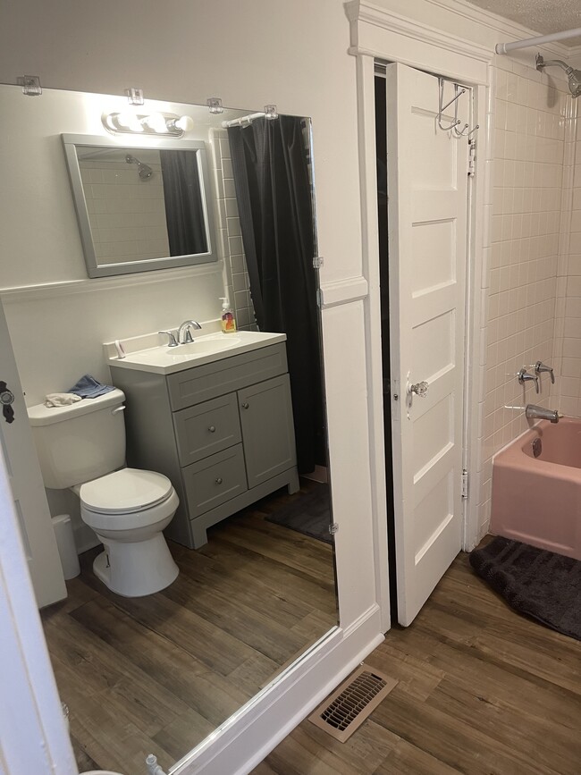 Photo - 504 Glover St