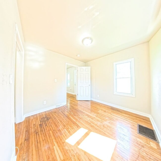 1201 Bundy St