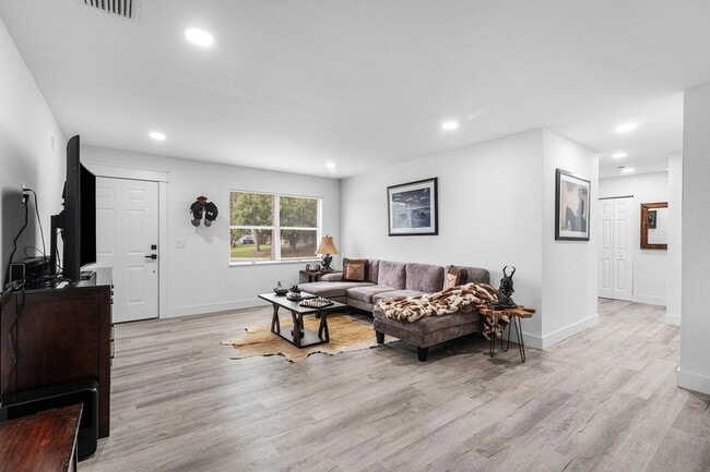 Photo - 2937 SE Ironton Ave