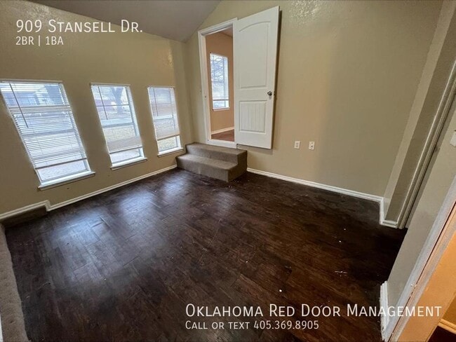 Photo - 909 Stansell Dr