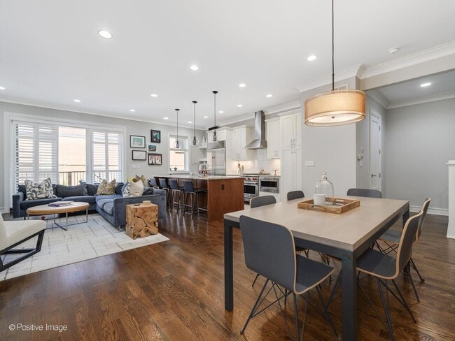 Photo - 1046 W Altgeld St